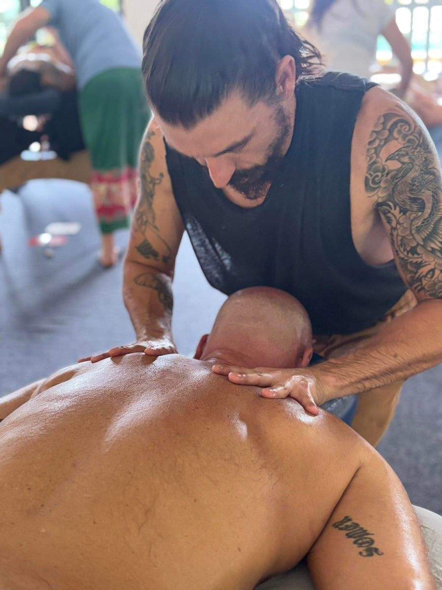 Heartworks Lomi Lomi Massage with Clint